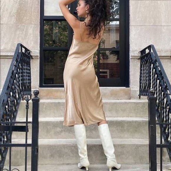 ⚠️ LAST CALL ‼️ Consign soon - NWOT Aritzia Only Slip Midi Dress - Picture 3 of 9
